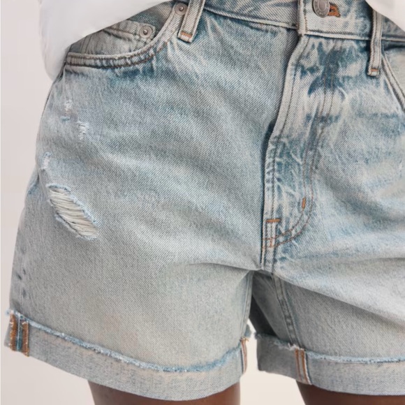 Everlane - The Cheeky Jean Short - Picture 4 of 5